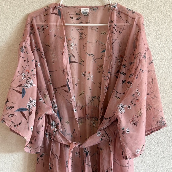 🆕 Blush Pink Floral Kimono Robe – Sheer Lightweight Chiffon Wrap with Belt NWOT - Picture 2 of 16